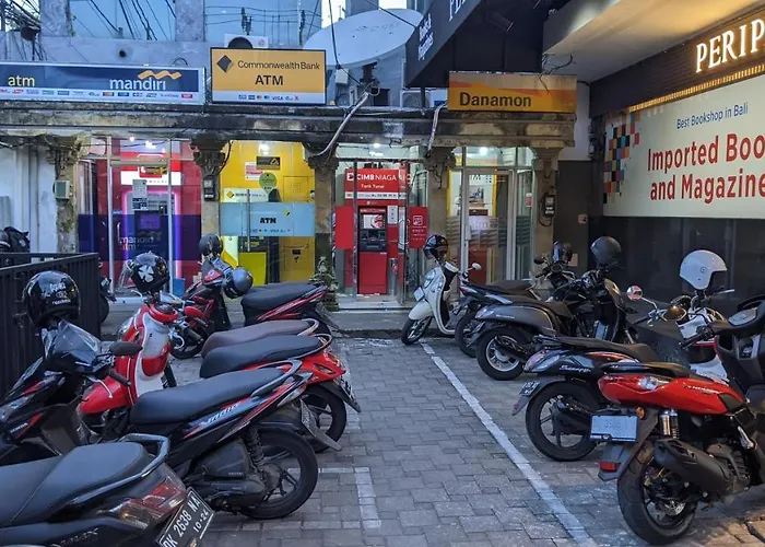 Bagus - Near & Trendy Shops, Restaurants, Cafes *