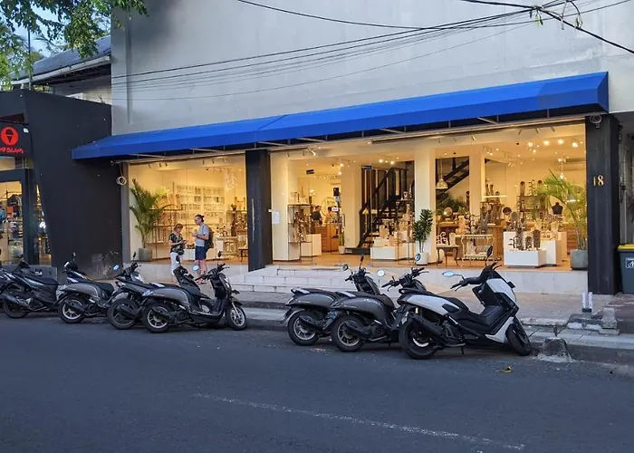Bagus - Near & Trendy Shops, Restaurants, Cafes