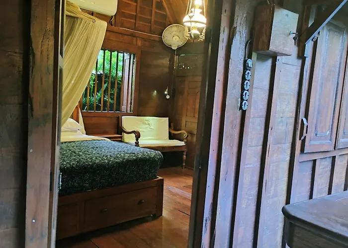 Bagus - Near & Trendy Shops, Restaurants, Cafes Villa *