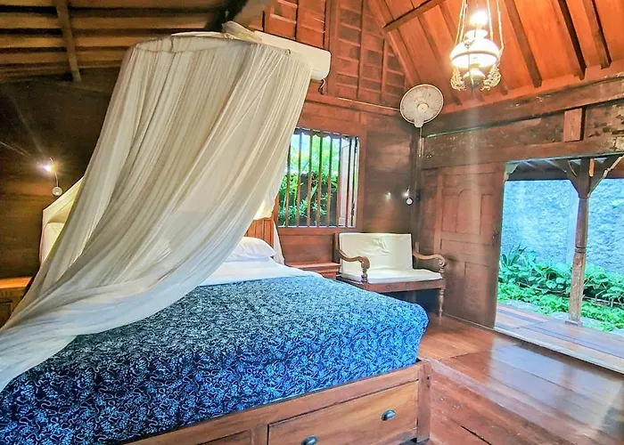 Bagus - Near & Trendy Shops, Restaurants, Cafes Seminyak (Bali)