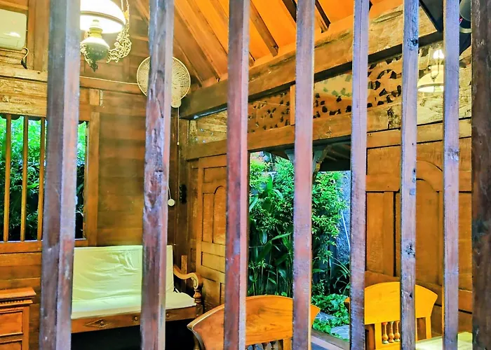 Villa Bagus - Near & Trendy Shops, Restaurants, Cafes