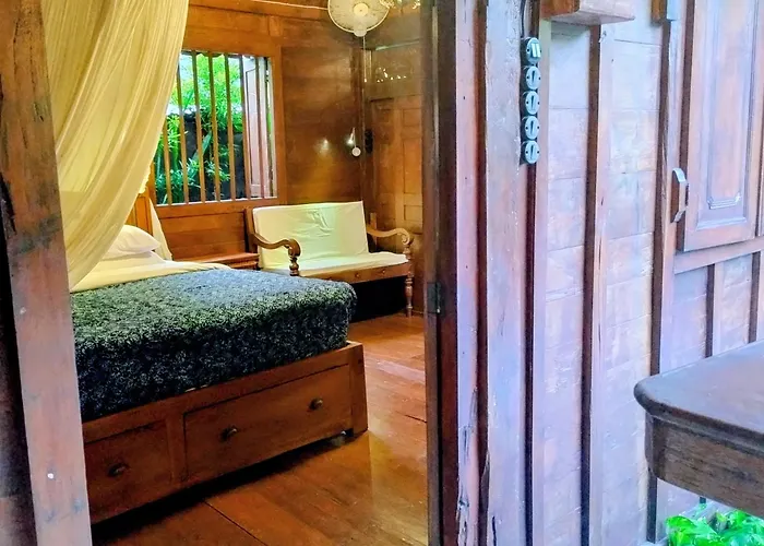 Bagus - Near & Trendy Shops, Restaurants, Cafes Seminyak (Bali)