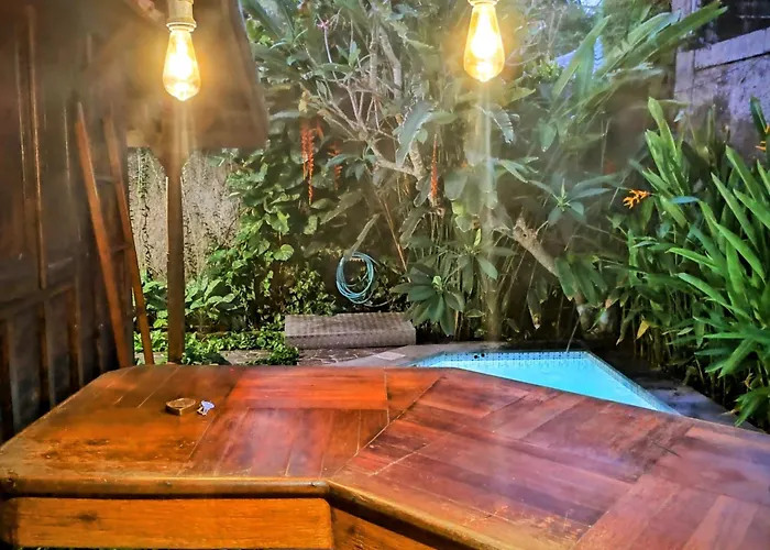 Bagus - Near & Trendy Shops, Restaurants, Cafes * Seminyak (Bali)